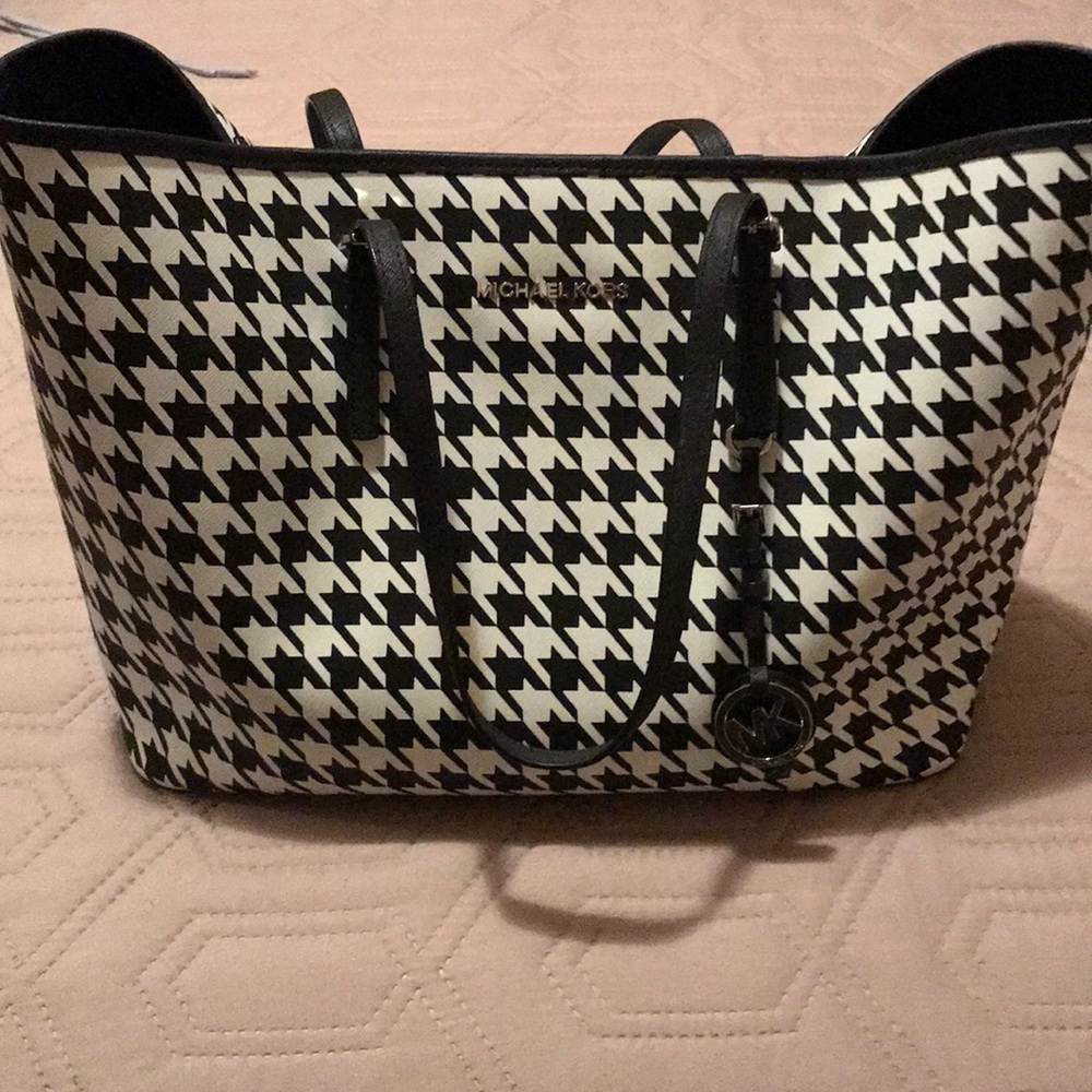 Michael Kors shoulder bag.